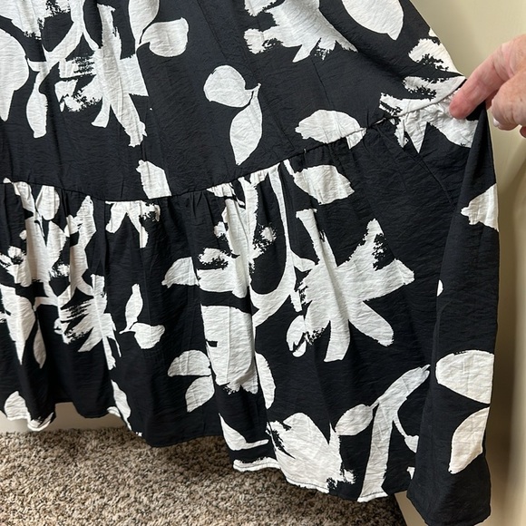 Nine West Tiered Maxi Sundress Size Small - Picture 4 of 10